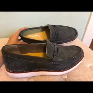 Barely worn size 11 Sperry penny loafer